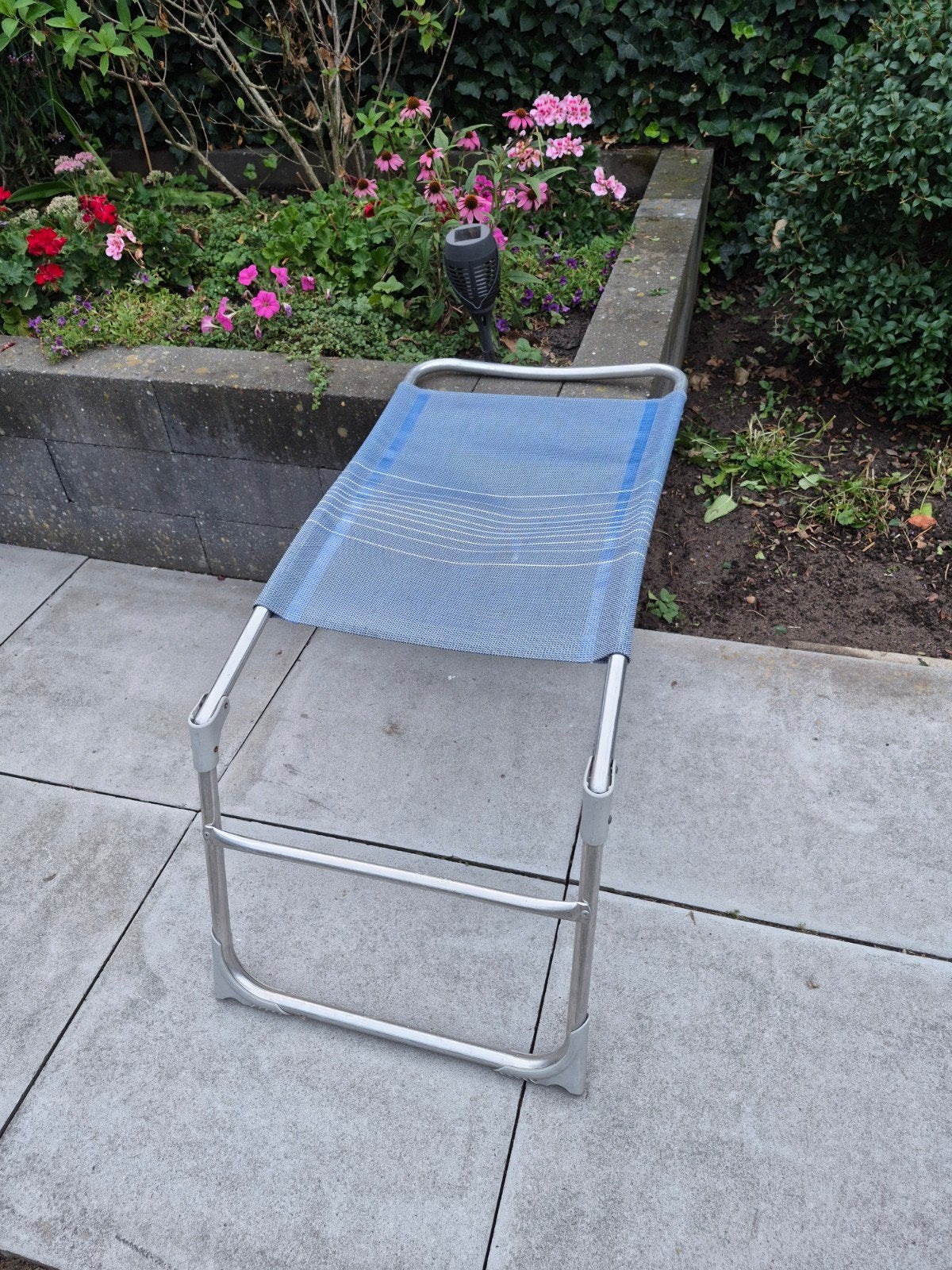 Voetenbankje voor tuinstoel - Comfortabel en inklapbaar, Ophalen of Verzenden, Gebruikt, Aluminium, Inklapbaar