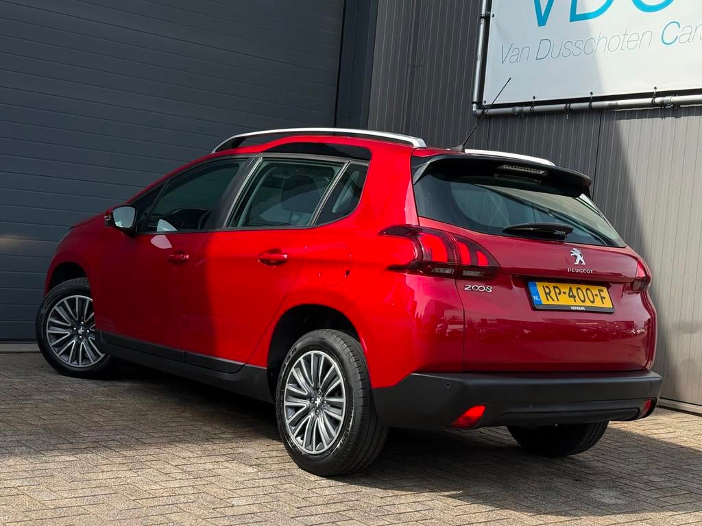 Peugeot 2008 1.2 PureTech Blue Lion | Automaat | Navigatie, Stof, 1199 cc, 610 kg, Origineel Nederlands