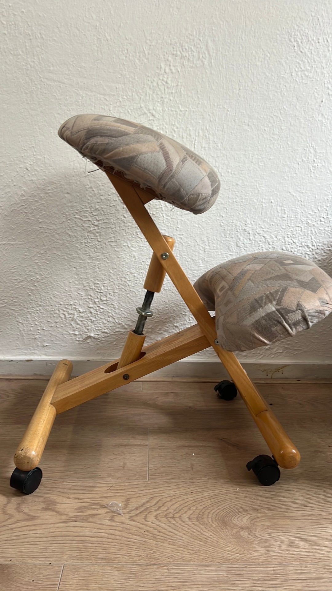 Kniestoel, Ophalen, Knie, Zo goed als nieuw, Hout