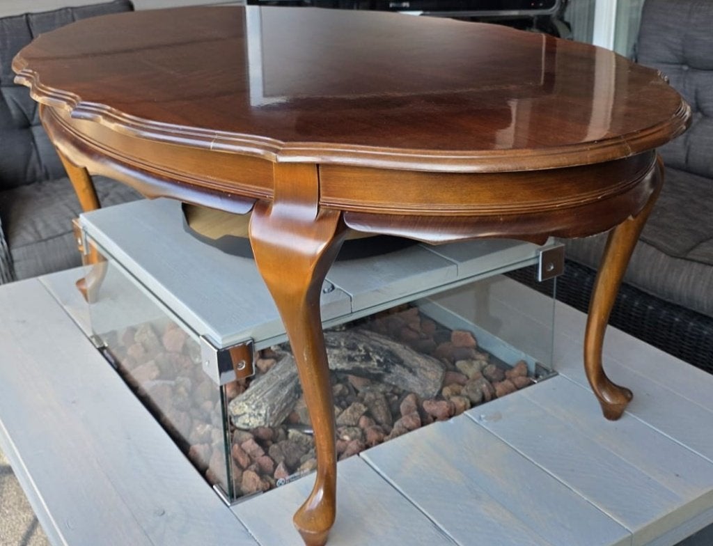Queen Ann ovaal notenhouten salontafel, Ophalen, Gebruikt, 100 tot 150 cm, 50 tot 100 cm