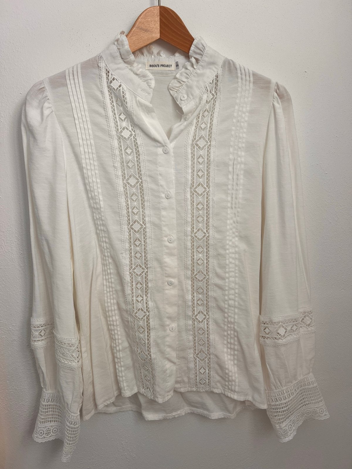 Bisou's Project Witte Blouse met Kant - Maat S, Kleding | Dames, Blouses en Tunieken, Zo goed als nieuw, Maat 36 (S), Wit, Ophalen of Verzenden