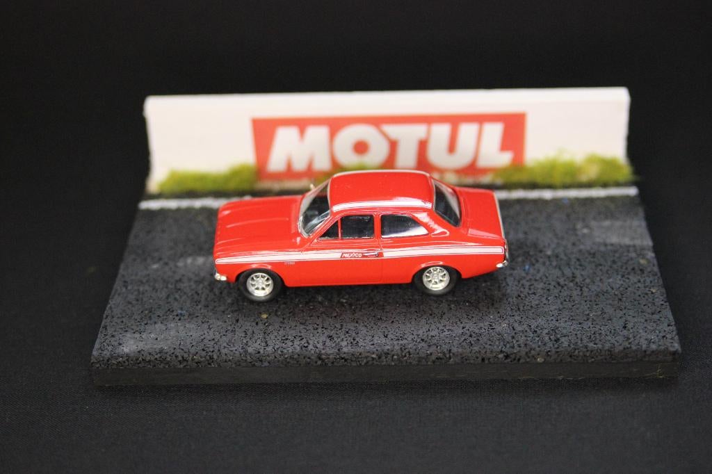 Diorama circuit met muur 1:43 Motul, Hobby en Vrije tijd, Modelbouw | Figuren en Diorama's, Nieuw, Diorama, 1:35 tot 1:50, Ophalen of Verzenden