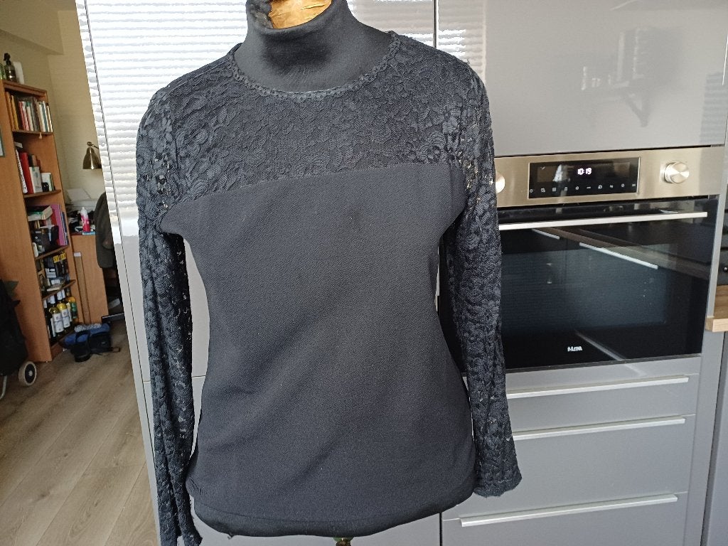 zgan.zwart met kant shirt Takko mt L, Zwart, Maat 42/44 (L), Ophalen of Verzenden, Zo goed als nieuw