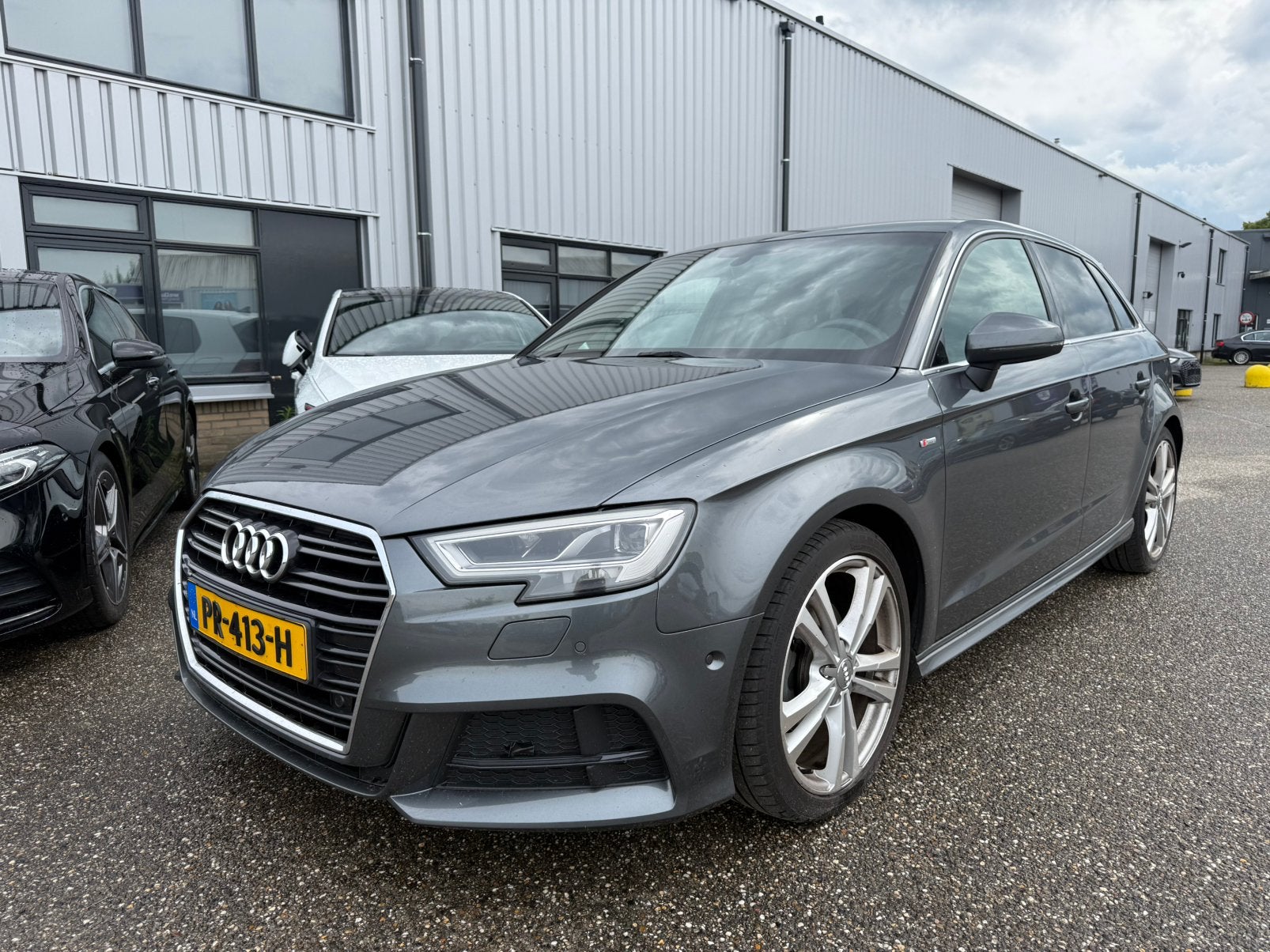 Audi A3 1.5 Tfsi 3x S-Line | automaat | facelift | dealer on, Auto's, Audi, Euro 5, 1498 cc, Zwart, 4 cilinders