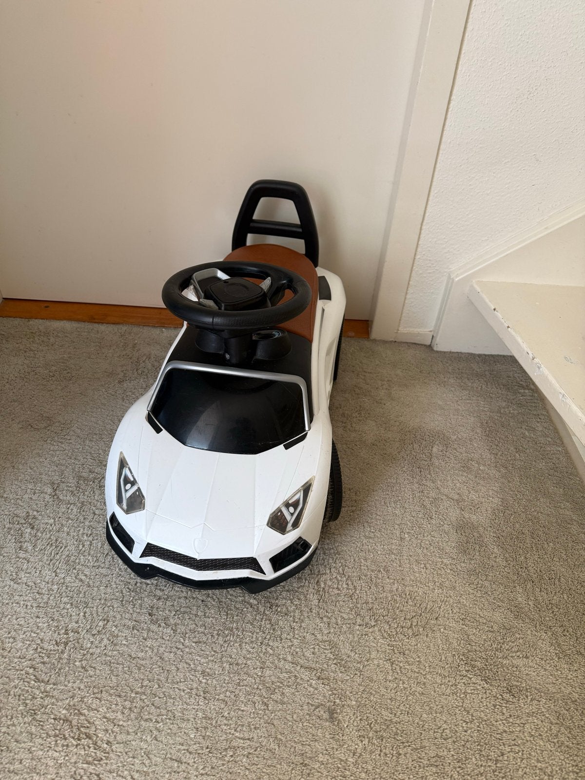Witte loopauto voor kinderen, Ophalen of Verzenden, Zo goed als nieuw, Loopvoertuig