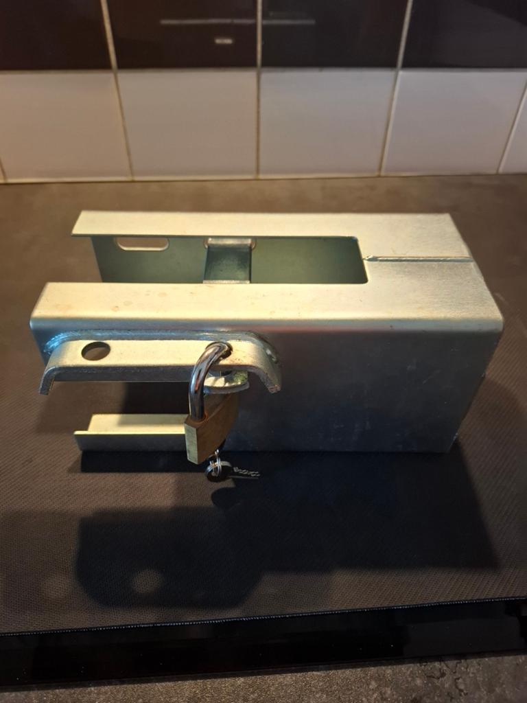 Te koop disselslot, Ophalen