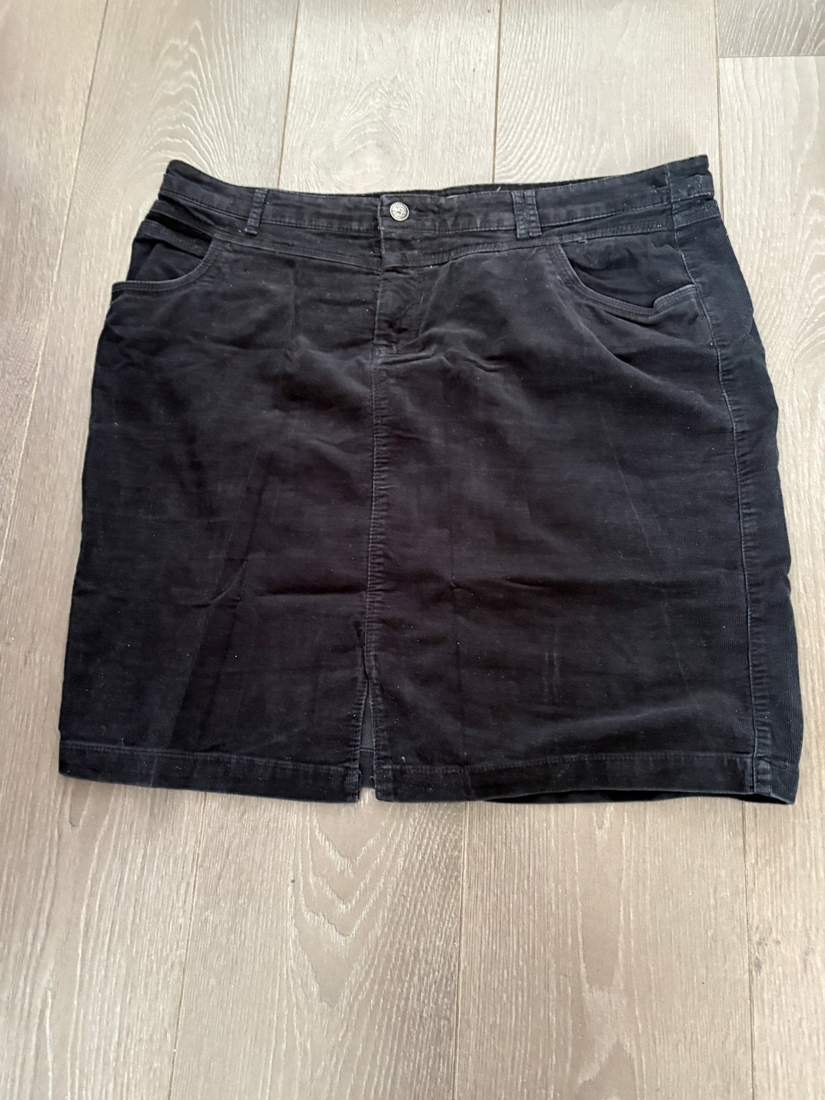 Zwarte corduroy rok van Yessica, maat 46, Kleding | Dames, Ophalen of Verzenden, Zo goed als nieuw, Maat 46/48 (XL) of groter