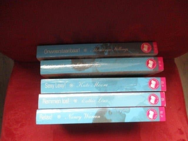 Pink Pockets boeken set - 5 romantische romans, Boeken, Romans, Gelezen, Diverse auteurs, Ophalen of Verzenden, Nederland