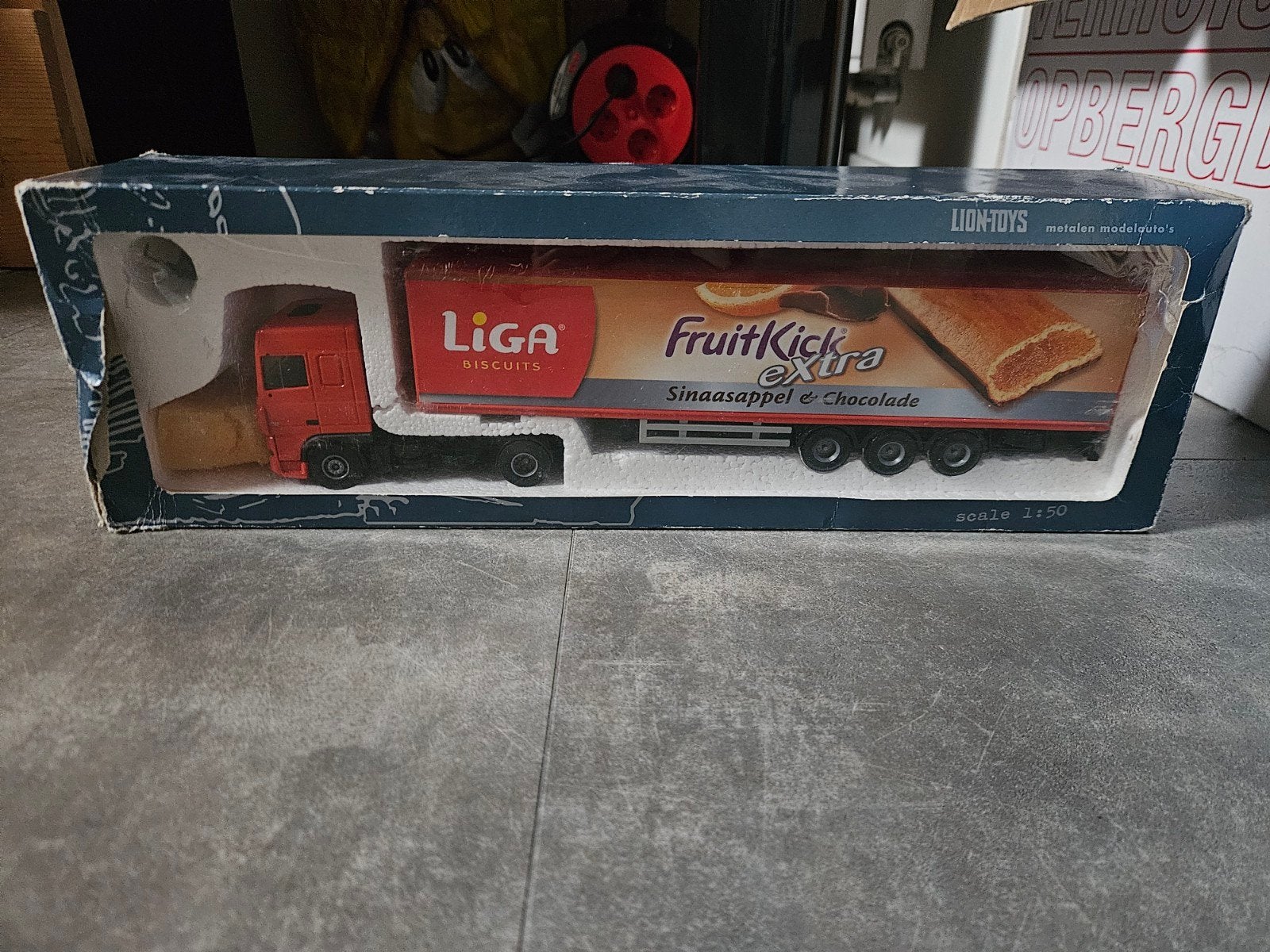 Lion Toys Liga FruitKick Extra vrachtwagen schaal 1:50, Ophalen of Verzenden, Zo goed als nieuw, Bus of Vrachtwagen, Lion Toys