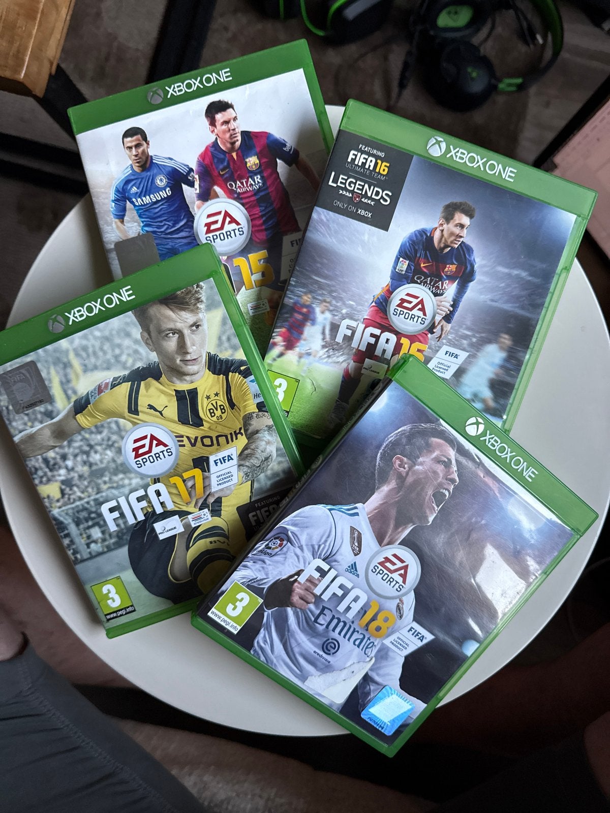 FIFA Xbox One games: FIFA 15, 16, 17, 18, Gebruikt, Eén computer, Ophalen of Verzenden, Sport