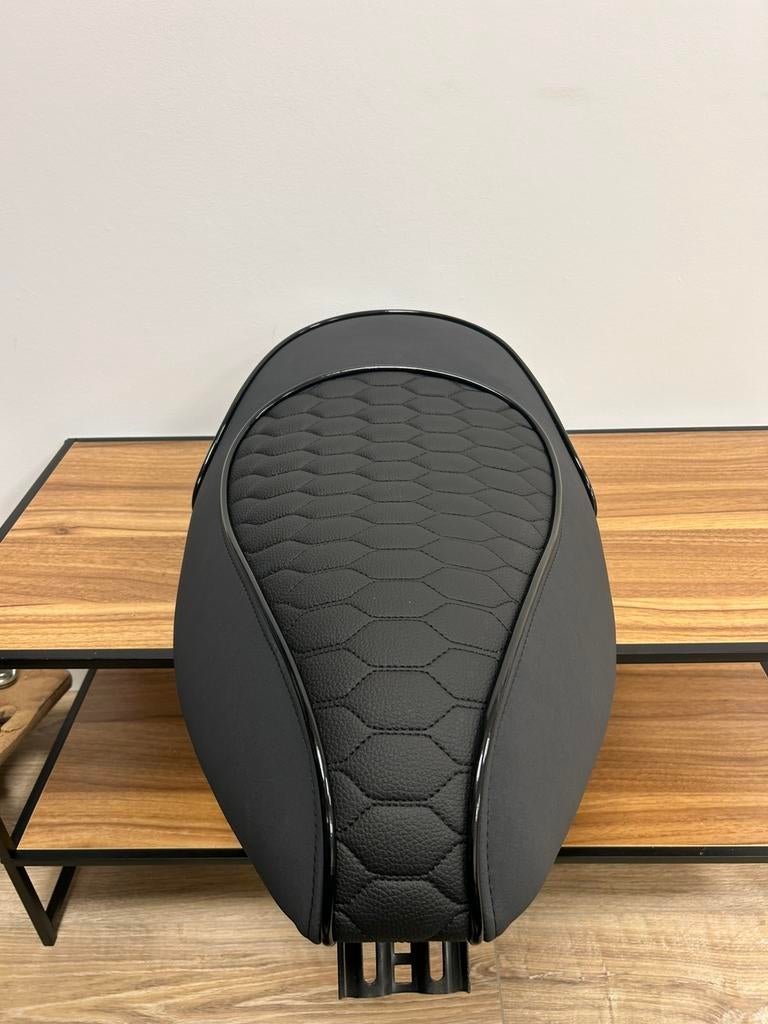 Custom zadel Piaggio Zip | Enkel Seat Leer Zijkant Stof, Fietsen en Brommers, Brommeronderdelen | Scooters, Ophalen of Verzenden