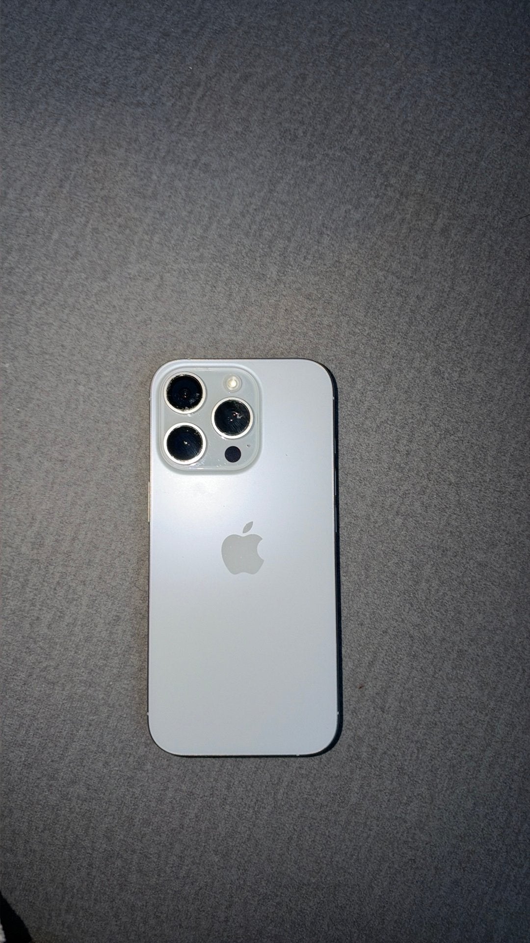 Foto 2 van Iphone 16 pro te koop - goede staat