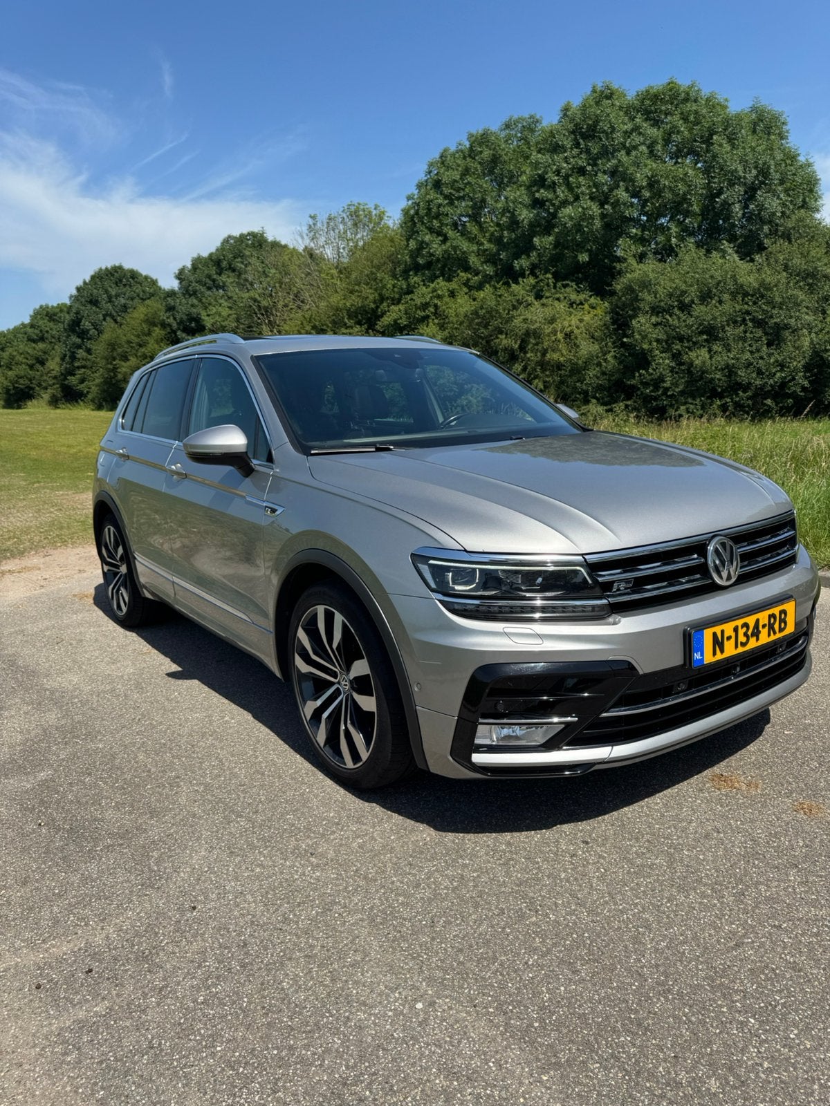 Volkswagen Tiguan 1.4 TSI 110KW/150PK 6DSG M16 2016 Grijs, Auto's, 1800 kg, 4 cilinders, Particulier, 1398 kg