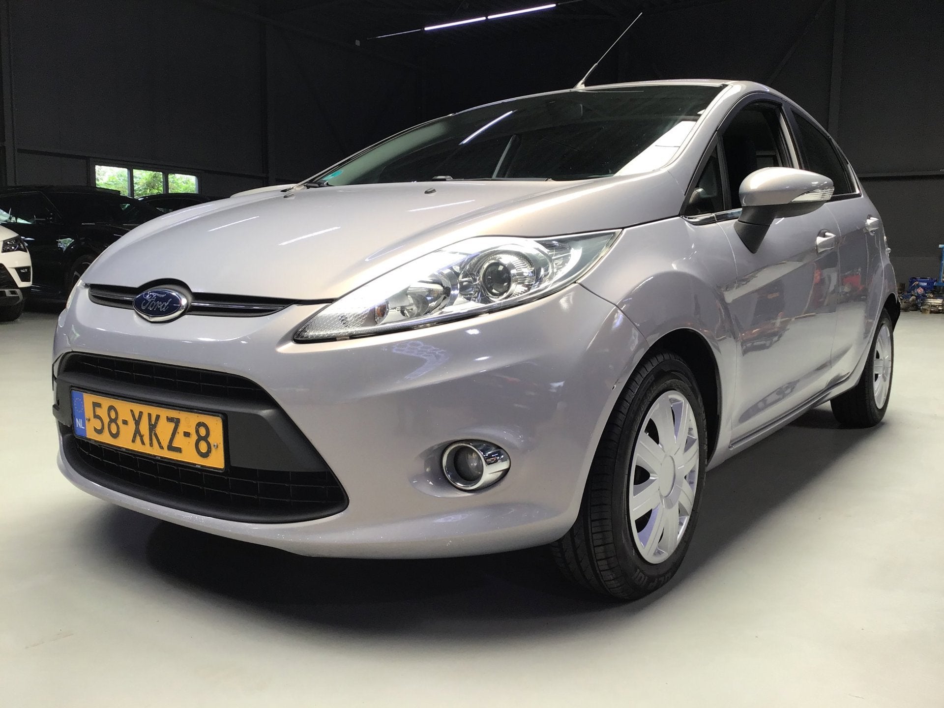 Ford Fiesta 1.6 TDCi ECOnetic Titanium I New Apk + 2x Banden, Auto's, Voorwielaandrijving, Stof, 96 €/maand, Origineel Nederlands