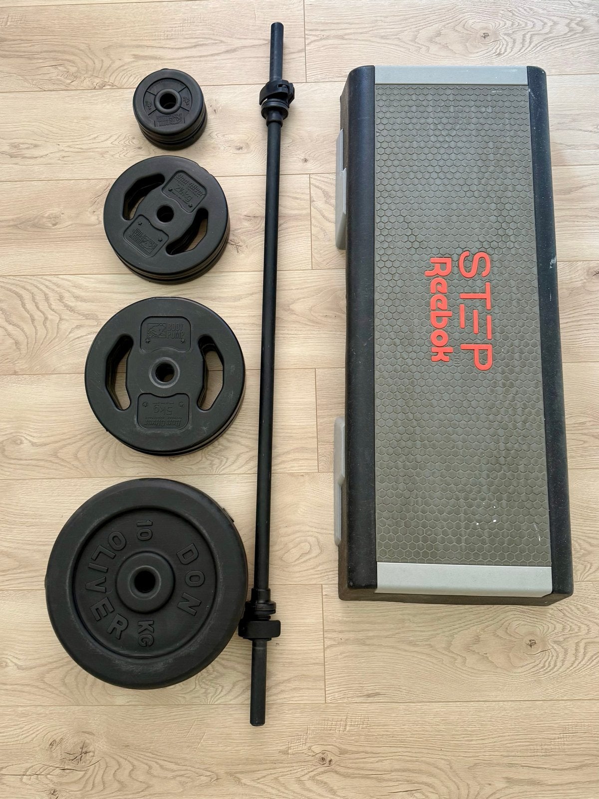 Technogym set voor bodypump met halter en stepbank, Sport en Fitness, Ophalen, Gebruikt, Armen, Halterset