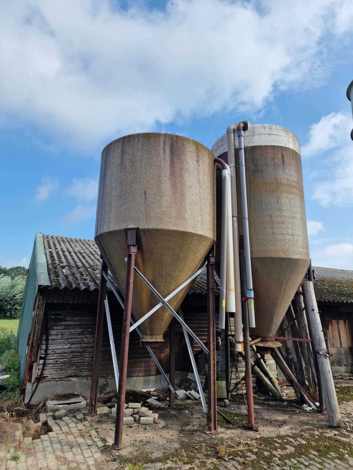 2 veevoeder silo,s, Ophalen, Vee