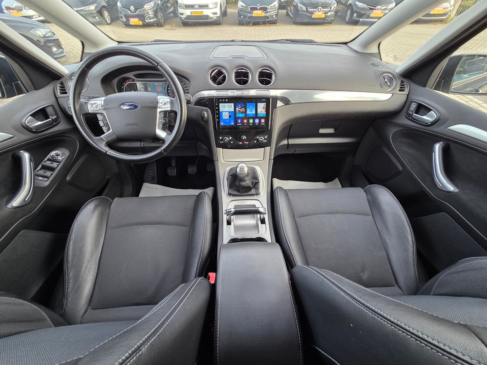 Ford S-Max 2.0-16V/trekhaak/cruis control/appelcarplay, Dealer onderhouden, Gebruikt, 1505 kg, Leder en Stof
