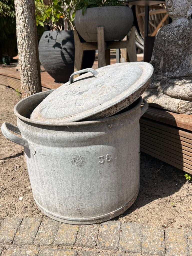 Zinken emmer met deksel, Ophalen, Minder dan 30 cm, Rond, Zo goed als nieuw