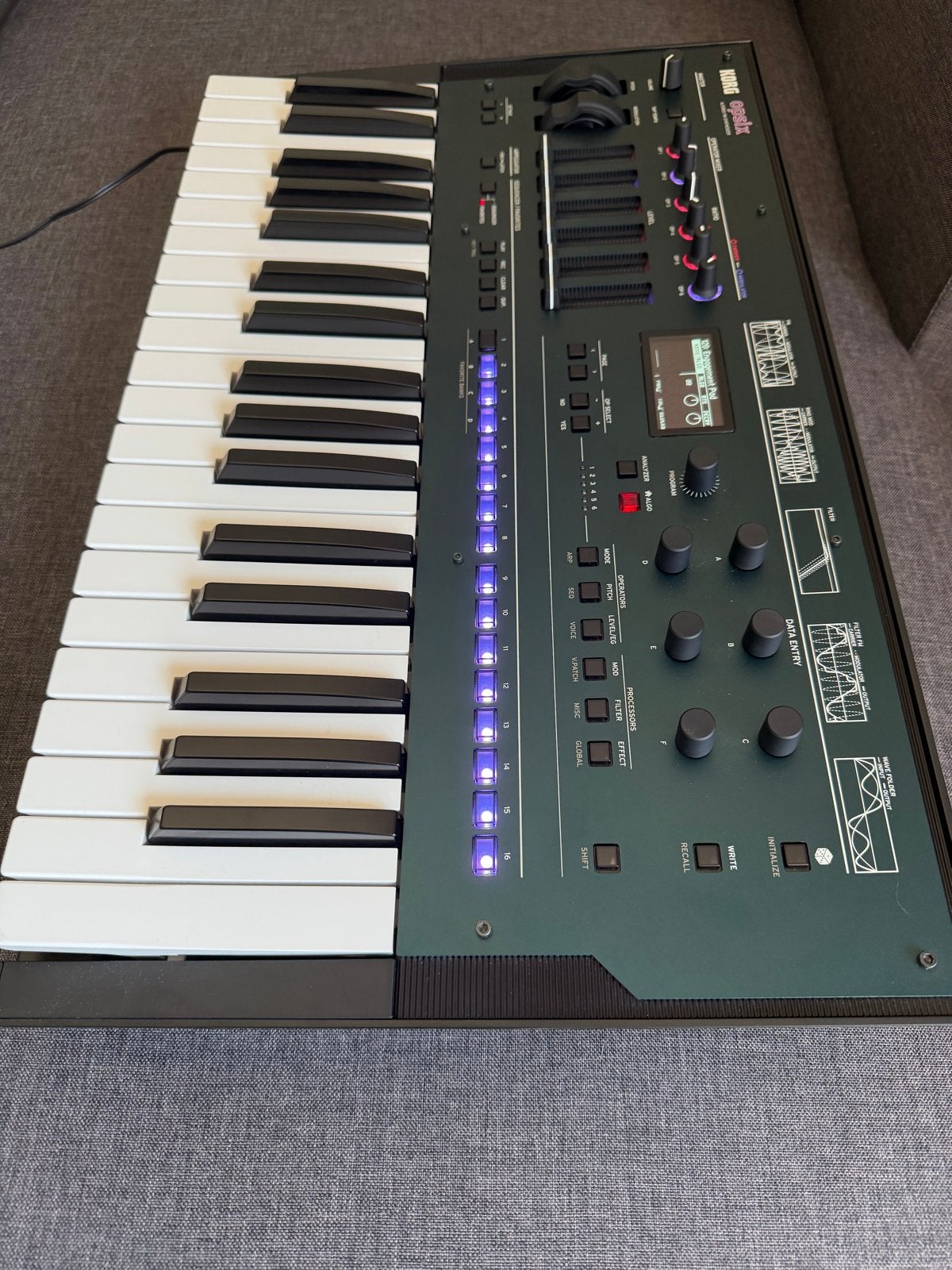 Korg Opsix FM Synthesizer - Zo goed als nieuw, Ophalen, Zo goed als nieuw, Korg, Met midi-aansluiting