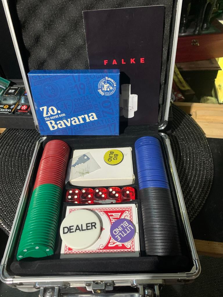 Poker set in aluminium koffer - Bavaria editie, Hobby en Vrije tijd, Gezelschapsspellen | Kaartspellen, Drie of vier spelers, Ophalen of Verzenden