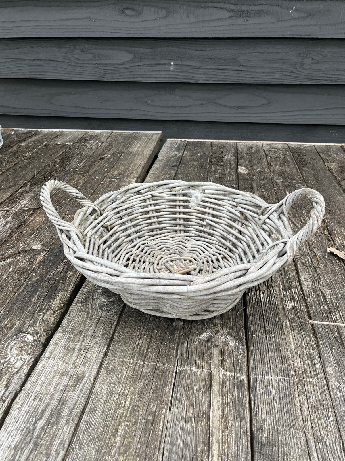 Decoratieve rieten mand met handvatten, Ophalen, Gebruikt, Gevlochten, Mand