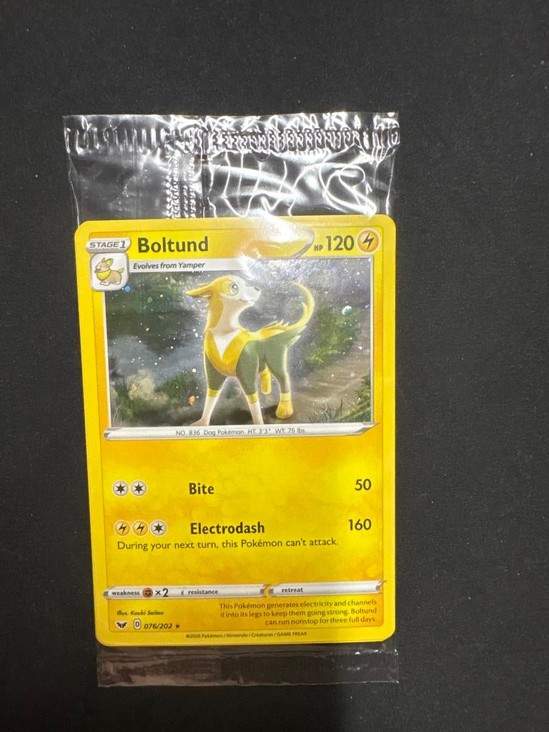 Boltund 076/202, Hobby en Vrije tijd, Verzamelkaartspellen | Pokémon, Ophalen of Verzenden, Zo goed als nieuw, Losse kaart