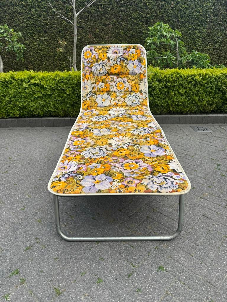 Vintage Ligstoel Kurz met Bloemenprint, Tuin en Terras, Ligbedden, Ophalen of Verzenden, Gebruikt, Metaal, Verstelbaar