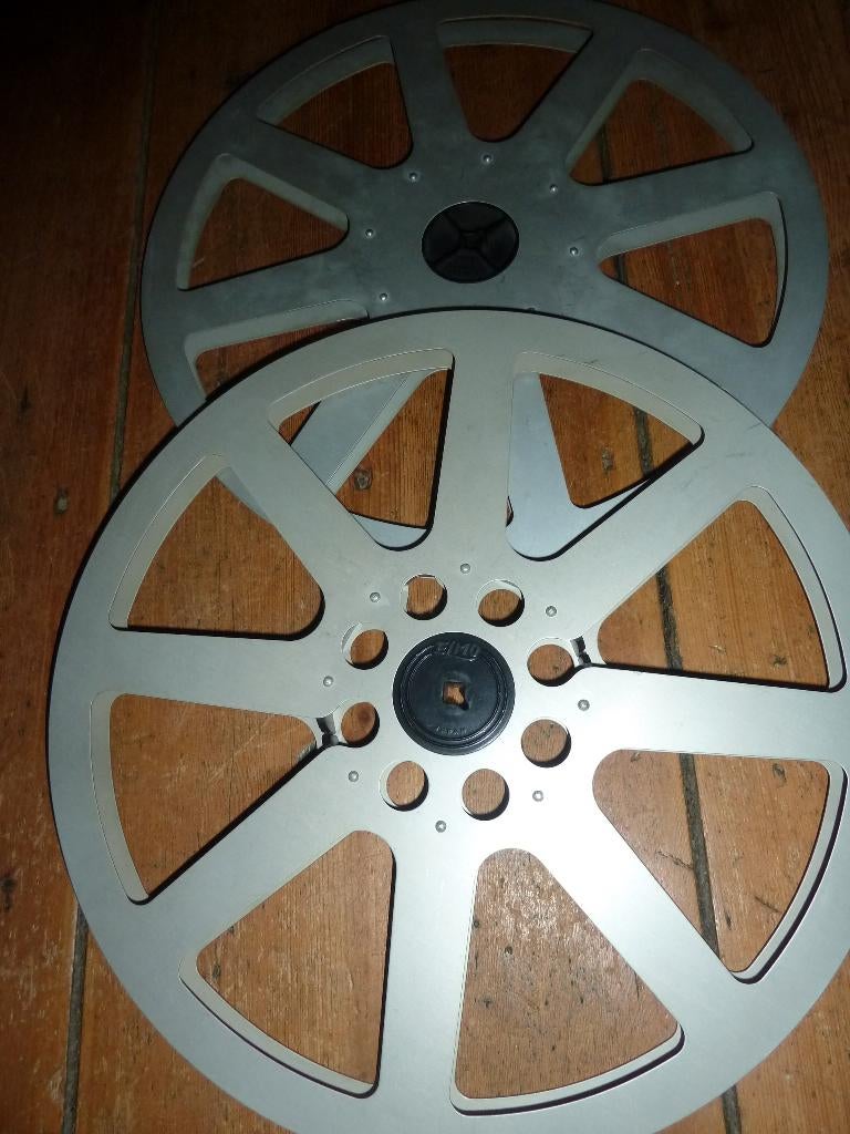 16mm 2x elmo metalen opwikkelspoel 35cm diameter, Ophalen of Verzenden, 16mm film