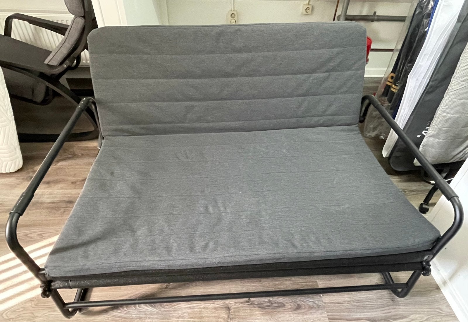 Slaapbank / Daybed, Ophalen, Zwart, Tweepersoons, Zo goed als nieuw