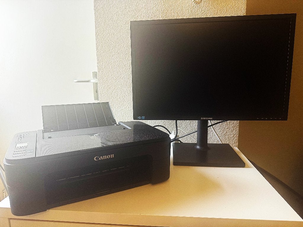 Monitor Samsung 24" and Printer Canon (print, copy, scan), Computers en Software, Monitoren, Ophalen, Full HD, Zo goed als nieuw