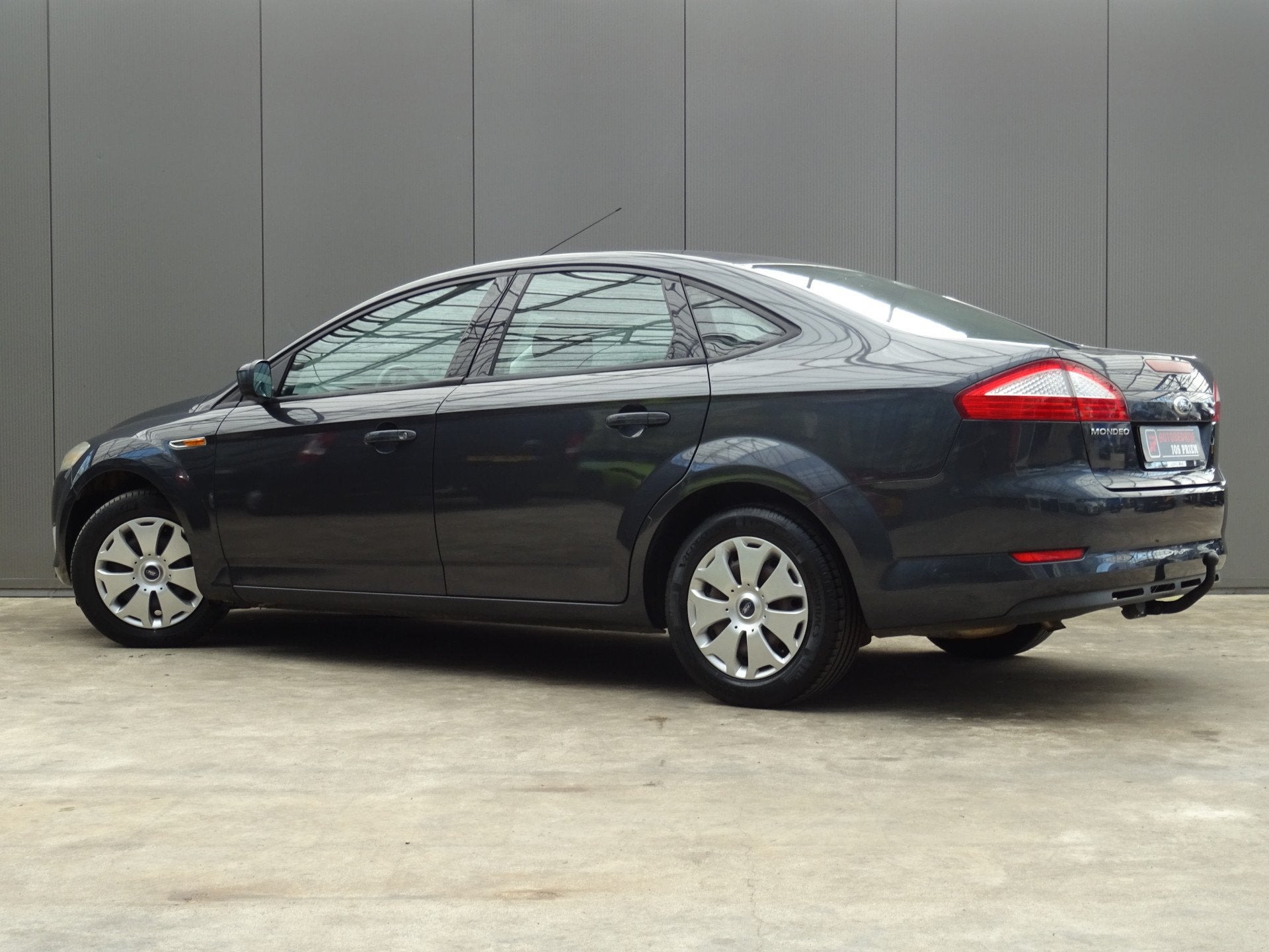 Ford Mondeo 2.0-16V Trend * LAGE KM * YOUNGTIMER !, 145 pk, Stof, Gebruikt, 4 cilinders