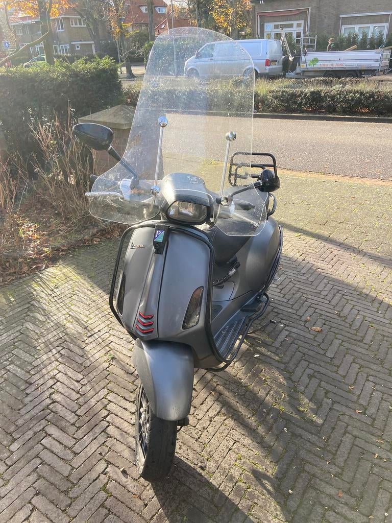 Grijze vespa sprint 2017, Ophalen of Verzenden, Zo goed als nieuw, Benzine, Vespa