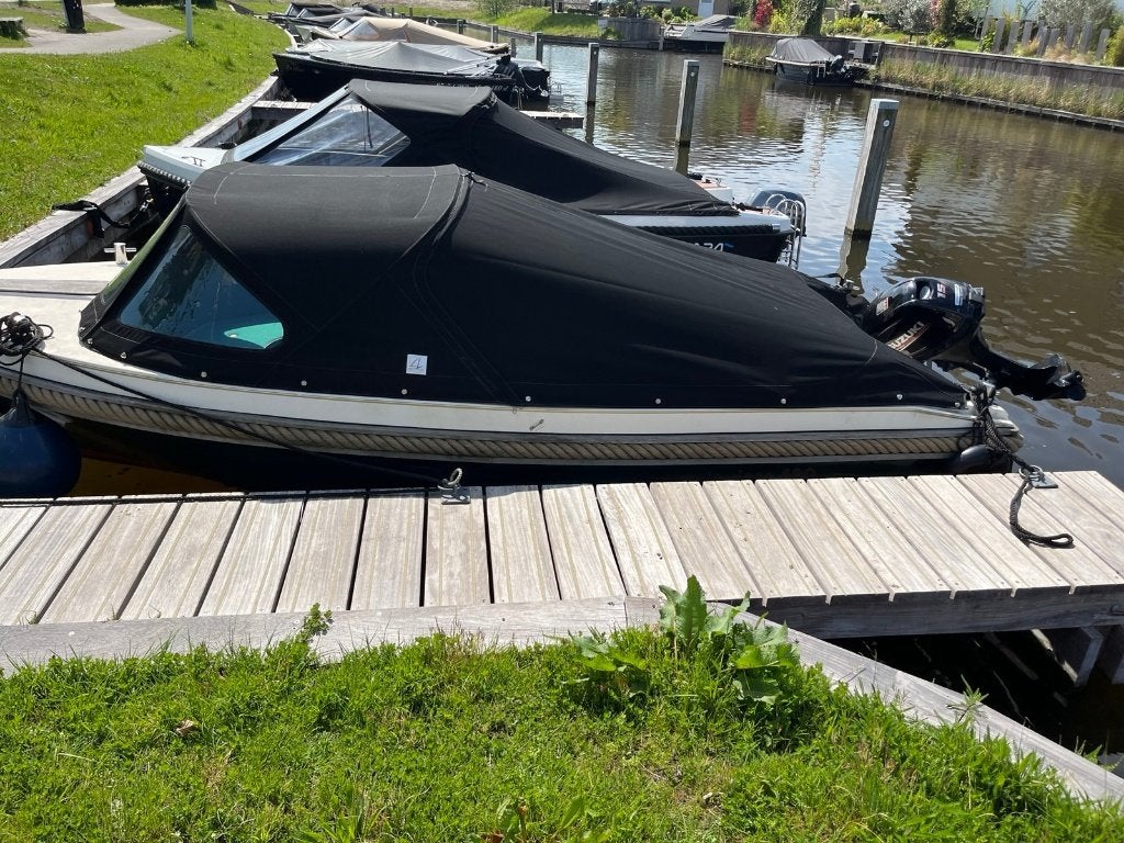 Mooie Wato 490 sloep met 15 pk Suzuki injectiemotor, Watersport en Boten, 15 pk, Zo goed als nieuw, Anker, Ophalen