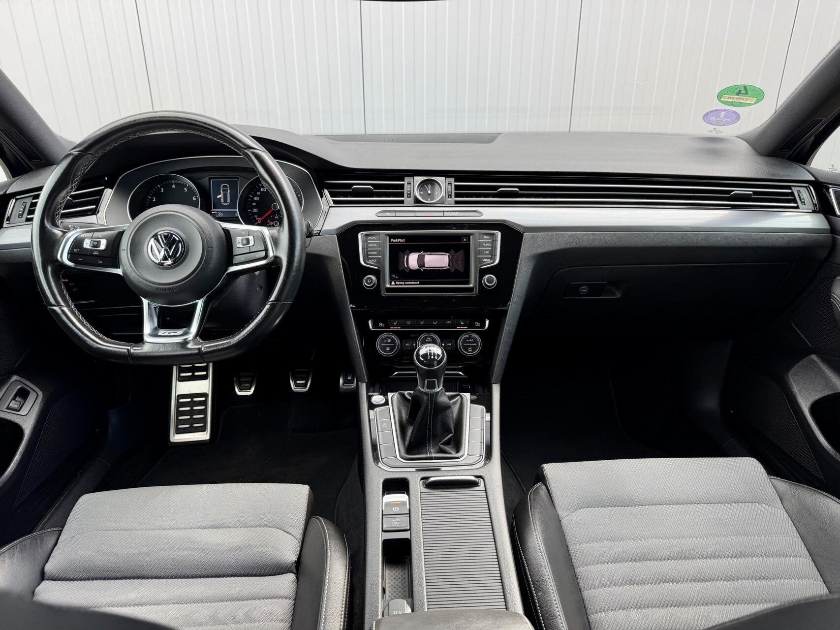 Volkswagen Passat Variant 1.4 TSI ACT R-line ACC Antraciet, Voorwielaandrijving, Gebruikt, Euro 6, 4 cilinders