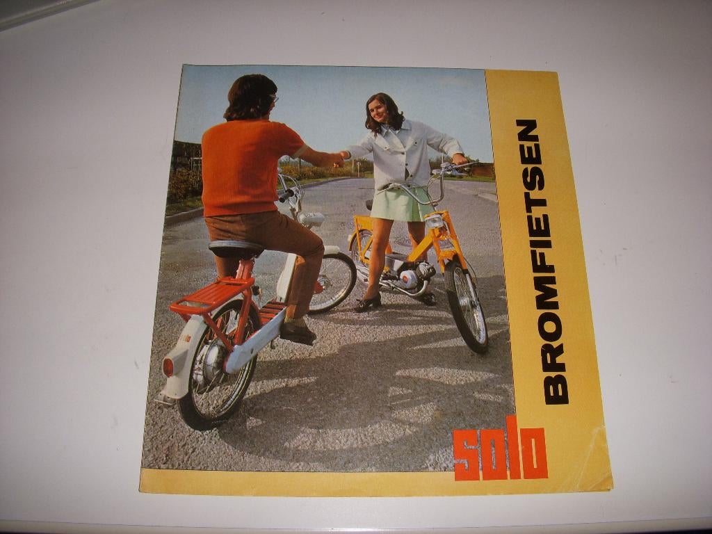 Leuke reclamefolder SOLO bromfietsen +/-1970, Boeken, Catalogussen en Folders, Gelezen, Folder, Ophalen of Verzenden