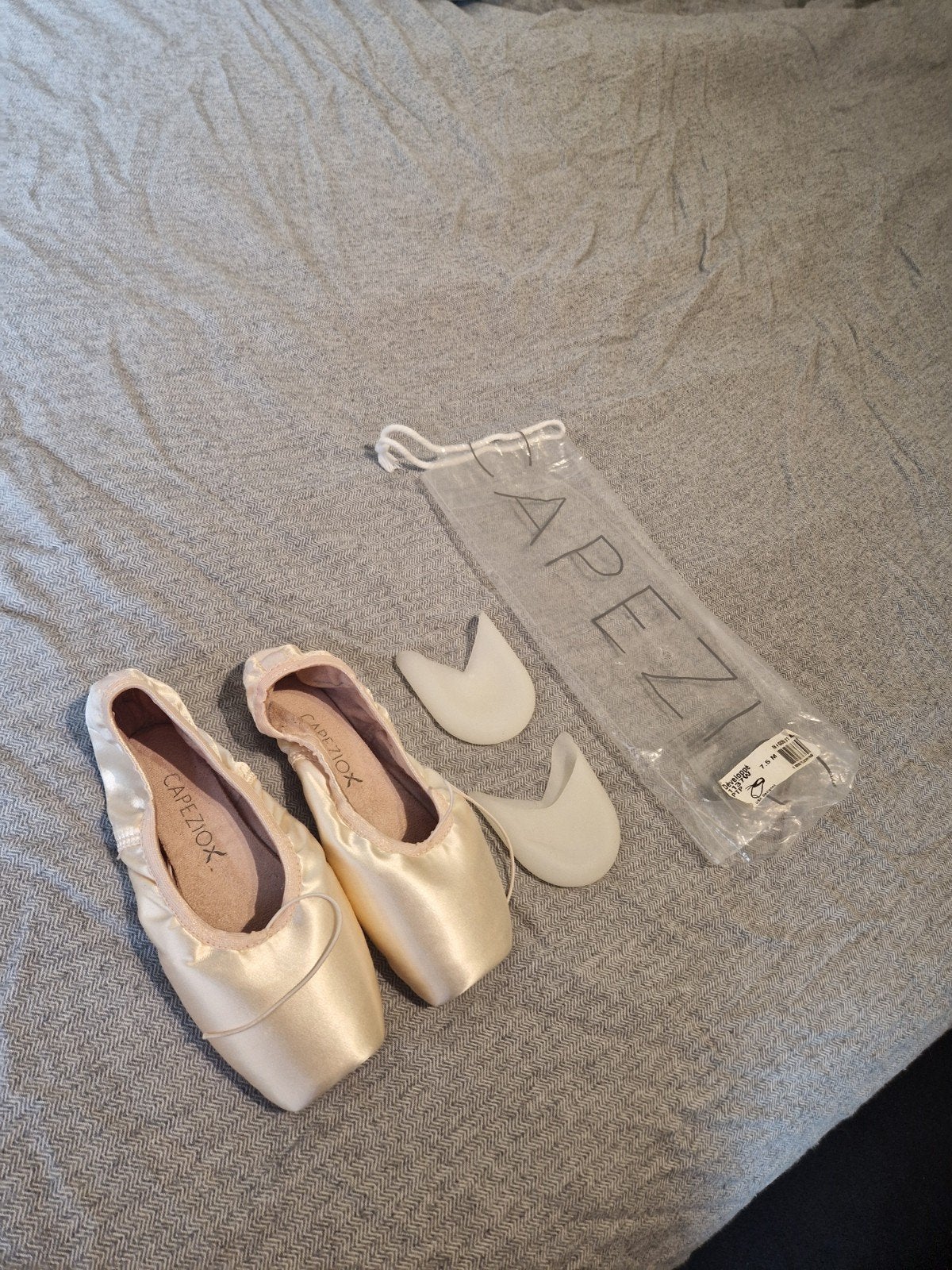 Capezio spitzen + teenbeschermers - Maat 7.5M (ongeveer 38), Ophalen of Verzenden, Zo goed als nieuw, Schoenen
