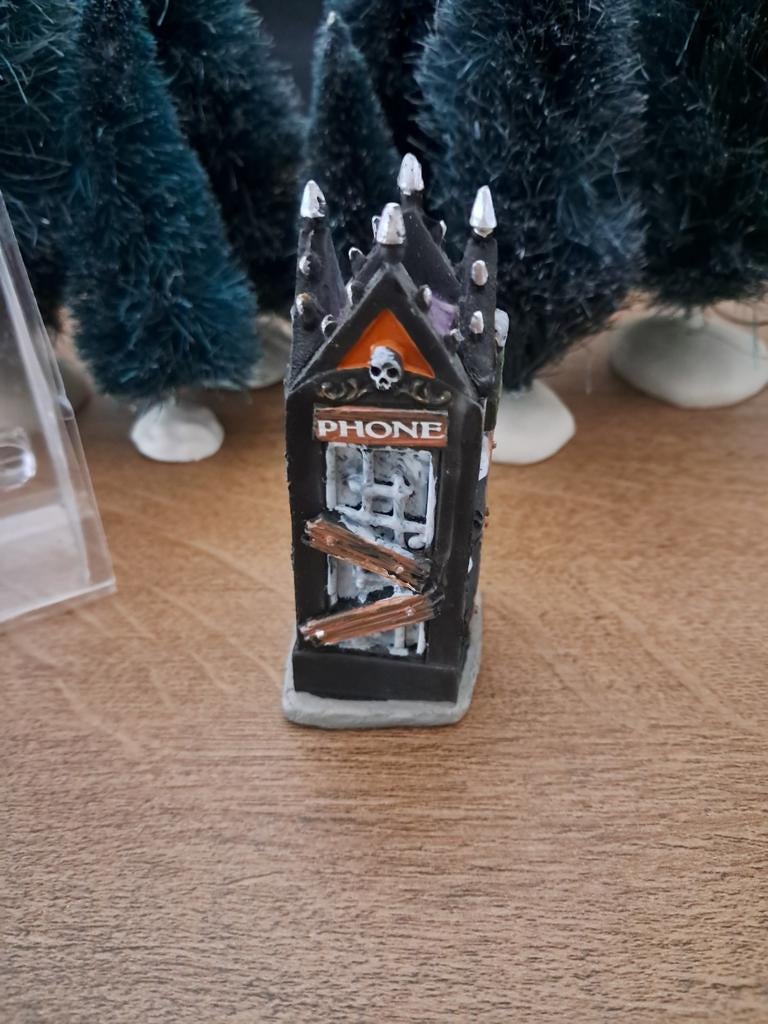 Lemax spooky town phoneboot, Ophalen