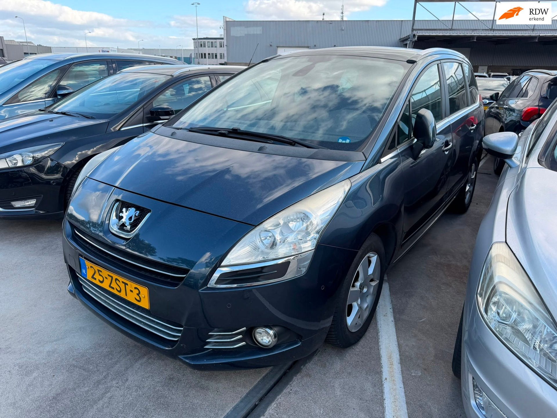 Peugeot 5008 1.6 e-HDi Style 5p., Auto's, Peugeot, Euro 5, Gebruikt, 4 cilinders, Blauw