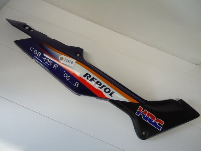 CBR125R 2004 - 2006 Honda Kuipdeel Kuipdeel kont D1-18117