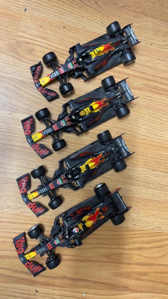 Red Bull Racing F1 Modelauto's - Set van 4, Hobby en Vrije tijd, Modelauto's | Overige schalen, Zo goed als nieuw, Overige typen