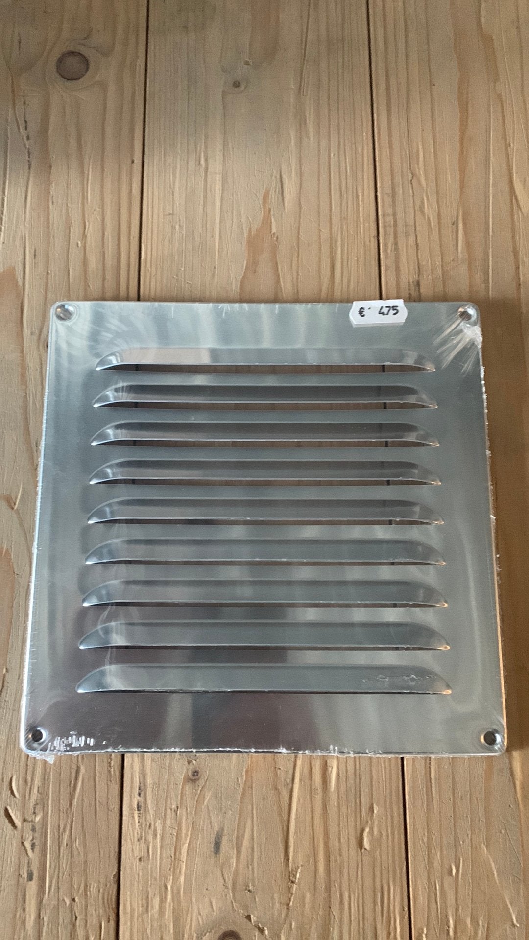 Metalen ventilatierooster met lamellen – Nieuw