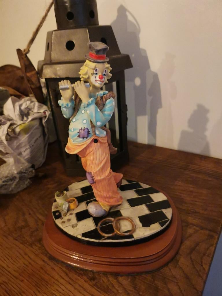 Beeld Leonardo collectie 1993 - Clown met fluit, Verzamelen, Beelden en Beeldjes, Gebruikt, Mens, Ophalen of Verzenden