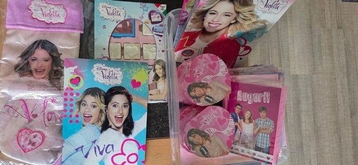 Disney Violetta Scrapbooking Set & Kaarten, Ophalen of Verzenden, Zo goed als nieuw, Album of Boek, Overige merken