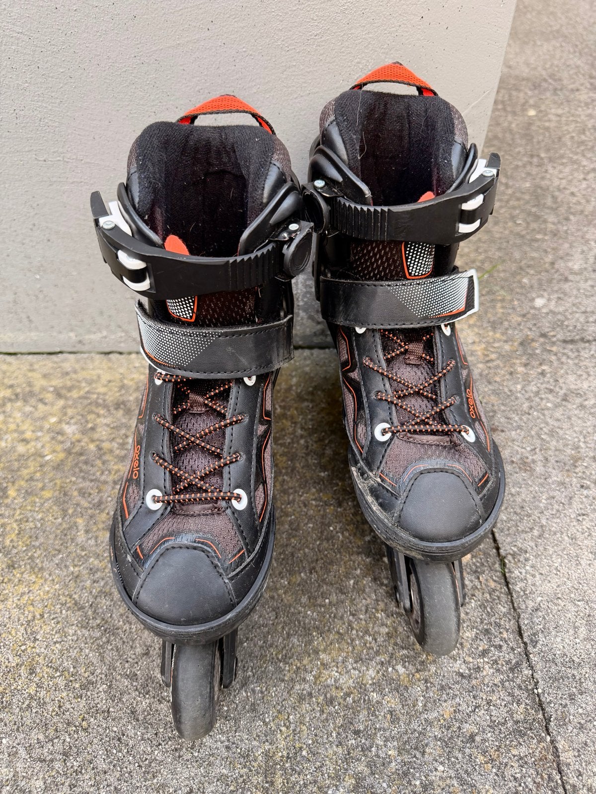 Decathlon Oxelo skeelers verstelbaar maat 29-32 softboots, Sport en Fitness, Skeelers, Kinderen, Inline skates 4 wielen, Ophalen