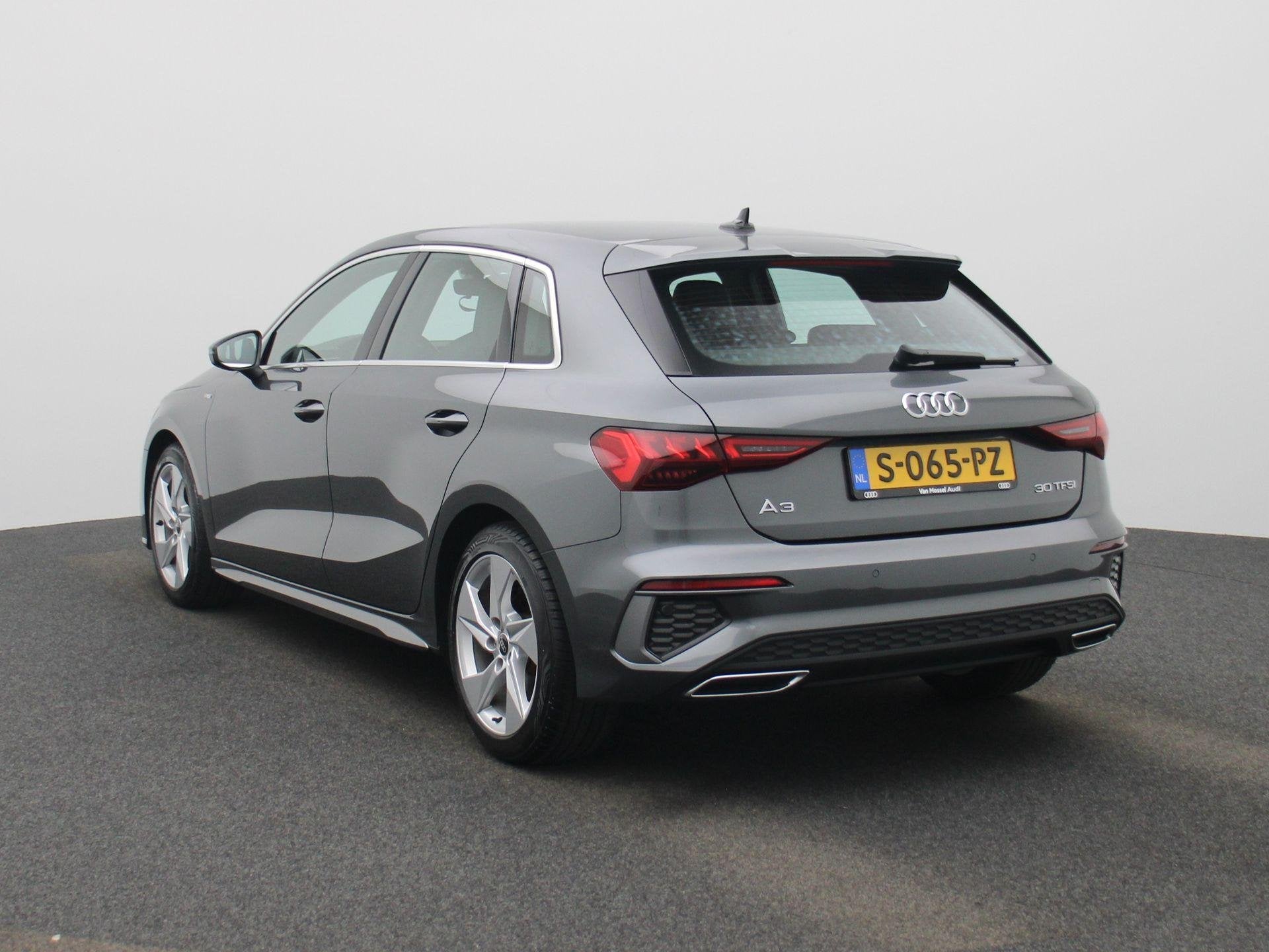 Audi A3 Sportback 30 TFSI S edition 110 PK | S-Line | Automa, Auto's, 12 maanden, Gebruikt, Leder en Stof, Origineel Nederlands