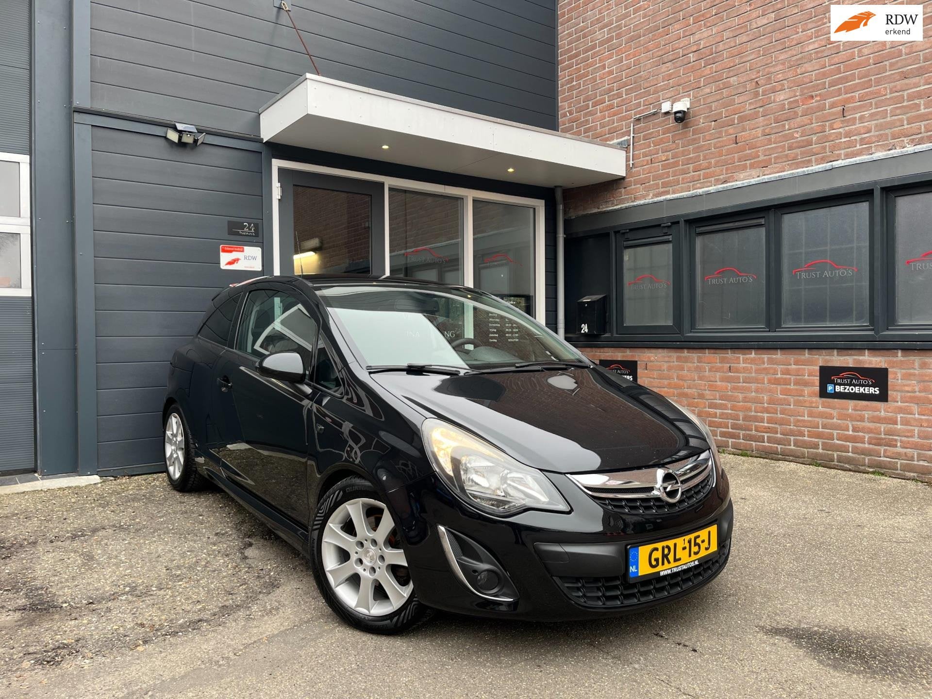 Opel CORSA 1.4 Turbo Cosmo OPC-Line|120PK|Pdc|Cruise|Stoelvw, Auto's, Voorwielaandrijving, Euro 5, 4 cilinders, Zwart