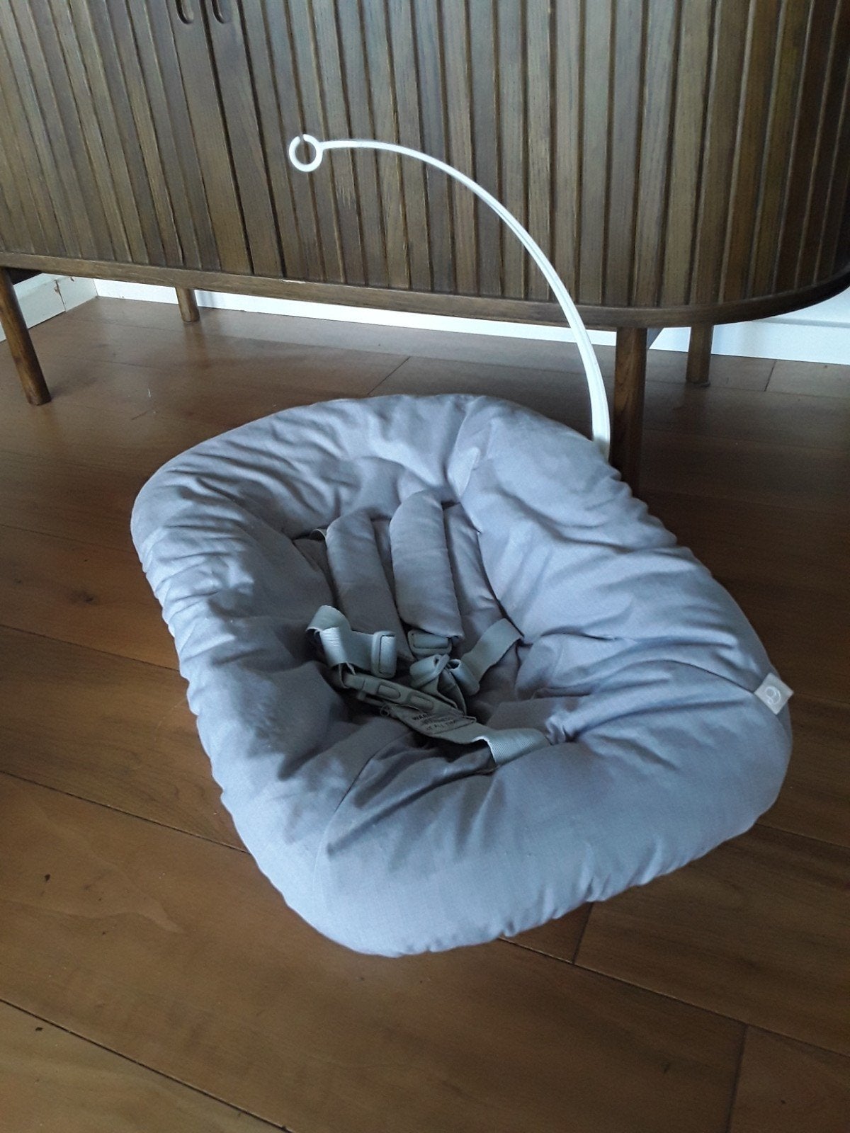 stokke newborn set + speelboog voor tripp trapp kinderstoel, Kinderen en Baby's, Ophalen of Verzenden, Zo goed als nieuw, Meegroeistoel