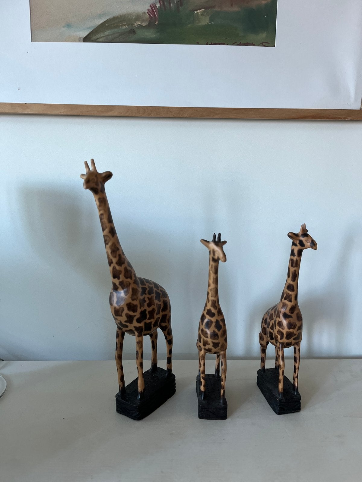 Een set van 3 Afrikaanse houten beelden van een giraf ., Huis en Inrichting, Ophalen, Hout, Gebruikt, Overige stijlen