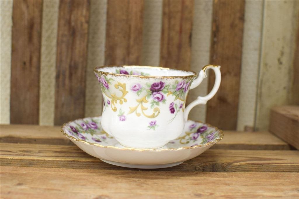 Royal Albert porseleinen kop en schotel 45246, Huis en Inrichting, Keuken | Servies, Gebruikt, Ophalen of Verzenden, Bord(en)