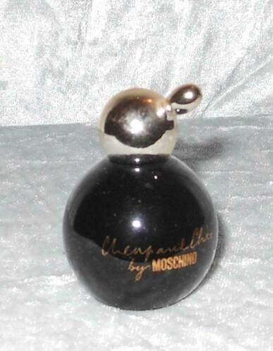 Volle parfum Moschino Cheap and chic, Ophalen of Verzenden, Zo goed als nieuw, Miniatuur, Gevuld